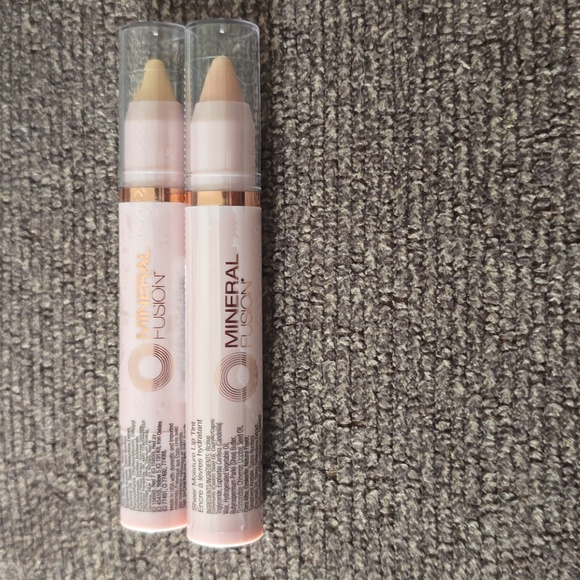 MINERAL FUSION BRAND WOMEN'S SHEER MOISTURE LIP TINT BUNDLE OF 2 - Picture 2 of 5